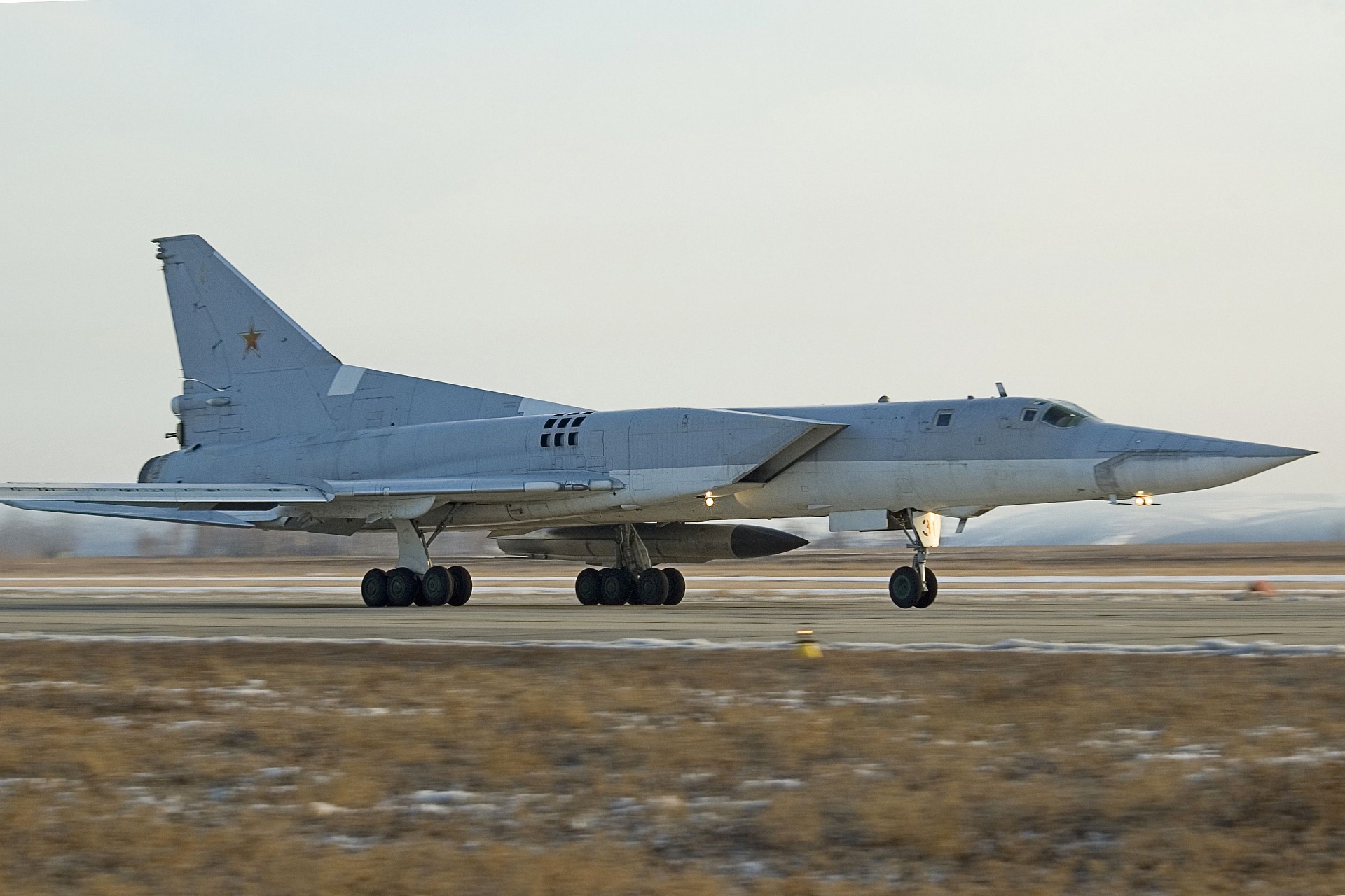 Бомбардировщик-ракетоносец Ту-22М3